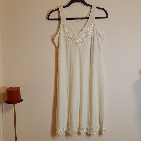 Vintage pale yellow nightie size Small - Picture 1 of 8